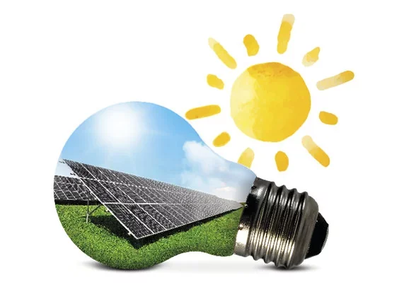 Sonnenstrom für Ihr Zuhause - Sonnenstrom für Ihr Zuhause Künstlerisch gestaltete Glühbirne mit Solarpanelen farin vor Sonne