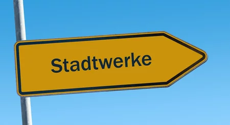 Wegweiserschild "Stadtwerke"